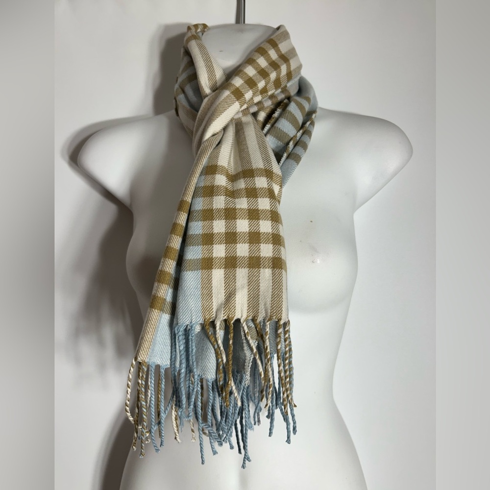 SCOTLAND MADE 100% CASHMERE LIGHT BLUE/TAN PLAID FRINGE SCARF O/S